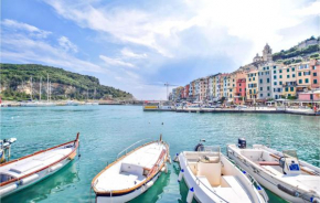 2 Bedroom Stunning Apartment In La Spezia